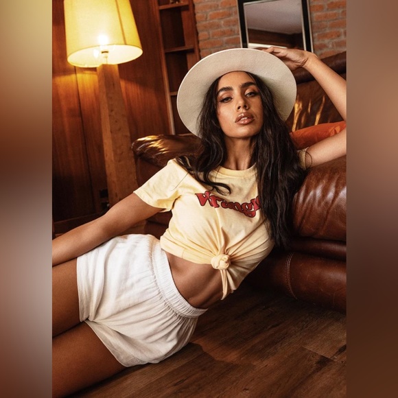 Princess Polly beach house off-white shorts - Picture 3 of 8